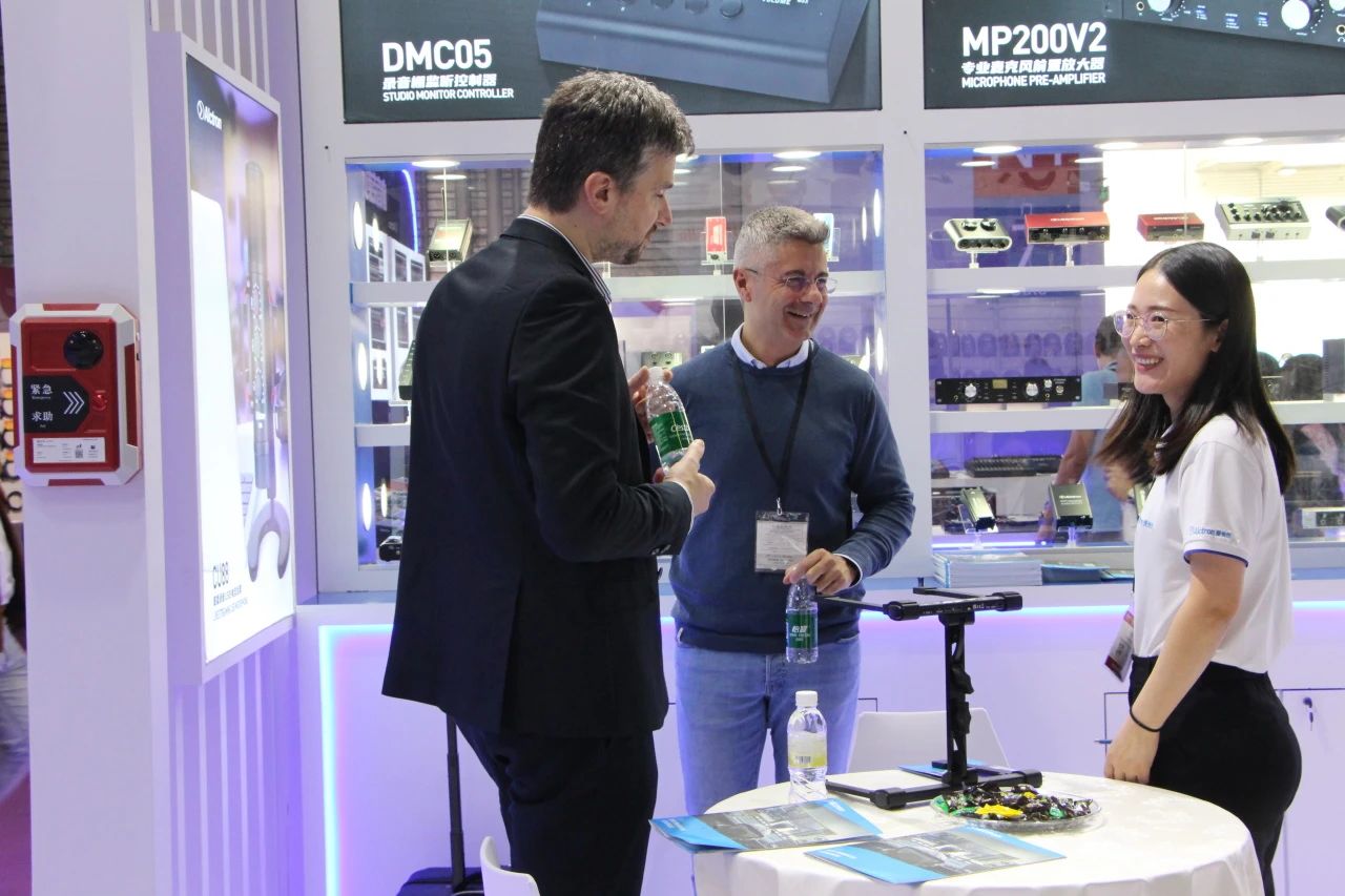 上海展12.jpg 上海展12.jpg